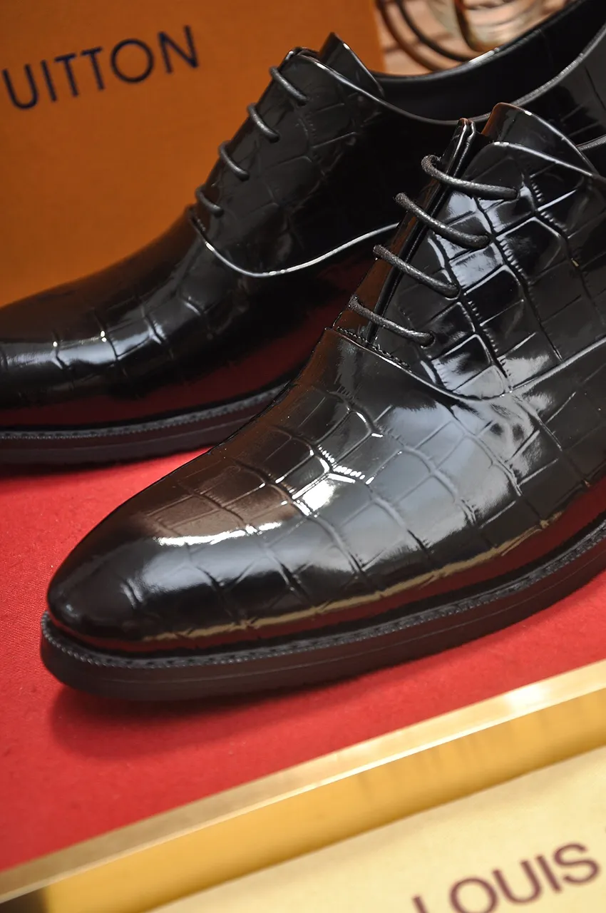 Men's shoes💰460💶【LOUIS VUITTON】(sheepskin lining) new cowhide LV formal shoes🎩🎩❗️🆘made one to one at the counter🎩original quality, imported cowhide upper➕full sheepskin lining➕original rubber outsole, {high quality visible}👣Size: 38-45 (45 custom-made)